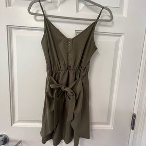 New with tags womens size small olive bcbg spaghetti strap dress